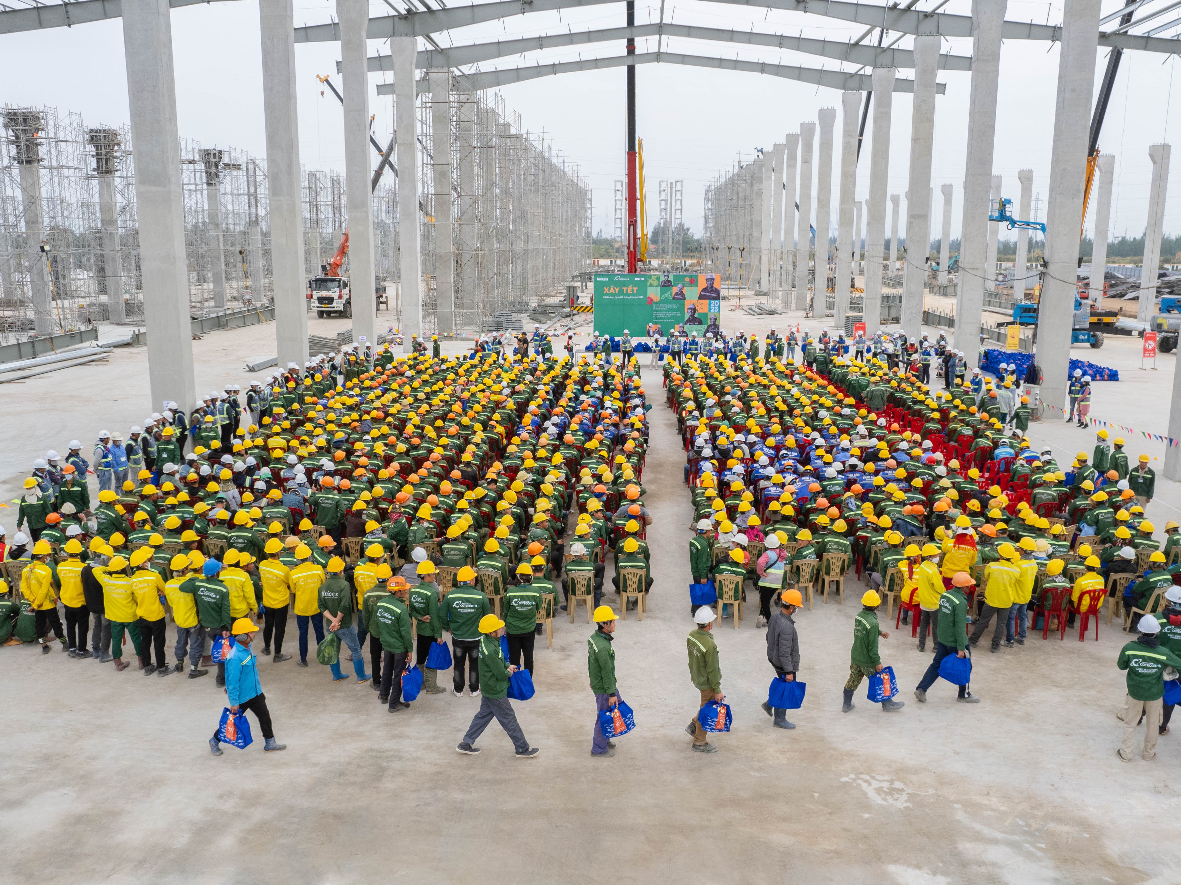 Khảo sát thị trường lao động